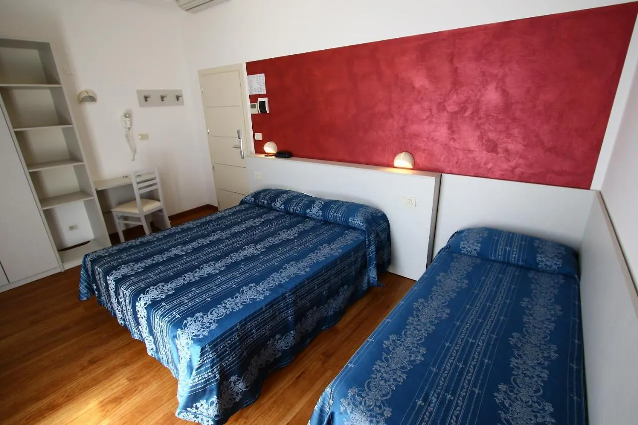 Hotel Arena Rimini 3*,